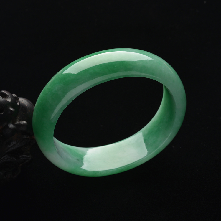 (超值推荐)糯冰种翠色贵妃镯(53mm-46.7mm)