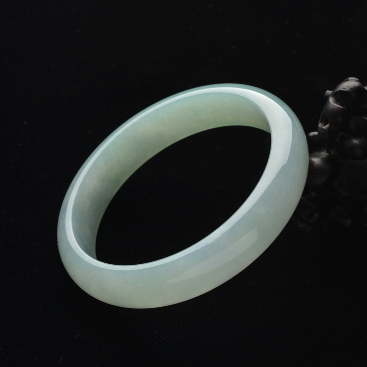 (超值推荐)糯冰种晴水手镯(64.1mm)