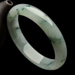 （超值推荐）糯冰种飘花手镯（57mm ）