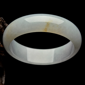 （超值推荐）糯冰种淡晴水略带黄翡手镯（57.4mm ）