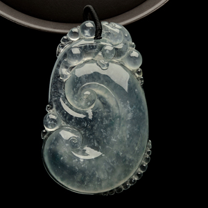 冰玻种略飘花如意挂件