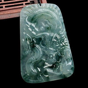 冰种飘花龙牌挂件
