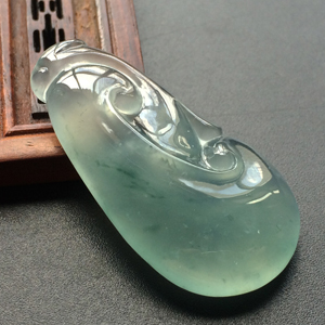 (超值推荐)冰种晴水略飘花如意挂件/胸坠面