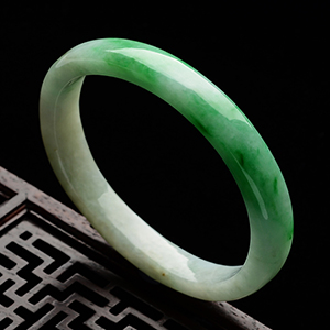 (超值推荐)糯冰种晴水飘翠贵妃镯(53.5mm-44.1mm)