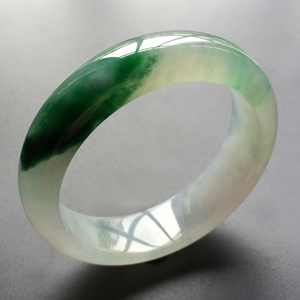 冰种飘阳绿手镯(56.8mm)
