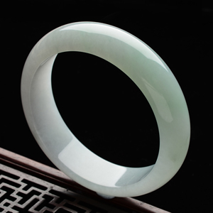 (超值推荐)糯冰种晴水手镯(58.5mm)