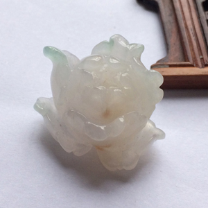 (超值推荐)糯冰种略带晴水牡丹挂件