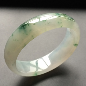 冰种飘花贵妃镯(58.6mm-53.6mm)