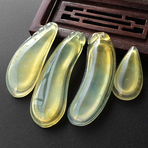 (超值推荐)冰种黄翡福瓜/水滴/挂件/胸坠面(一批)