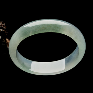 冰种晴水贵妃镯（55.3mm-47.5mm）