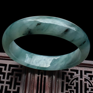 （超值推荐）糯冰种飘花手镯（57.7mm）