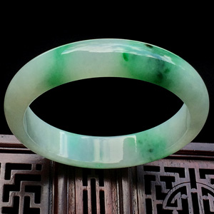 糯冰种飘翠手镯（55mm）