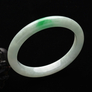 (超值推荐)糯冰种晴水略飘翠手镯(53.2mm)
