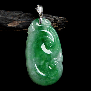 糯冰种翠色如意挂件