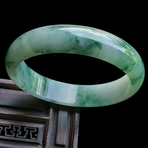 （超值推荐）糯冰种飘花手镯（60.8mm）