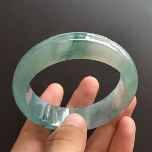 （超值推荐）冰种飘花略带黄翡手镯（57.6mm）
