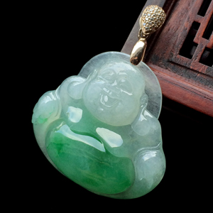 糯冰种飘翠玉佛挂件