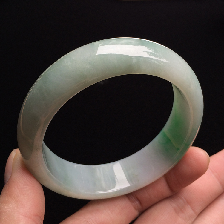 （超值推荐）糯冰种飘翠手镯（55.4mm）