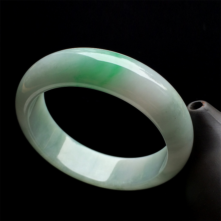 （超值推荐）糯冰种飘翠手镯（55.4mm）