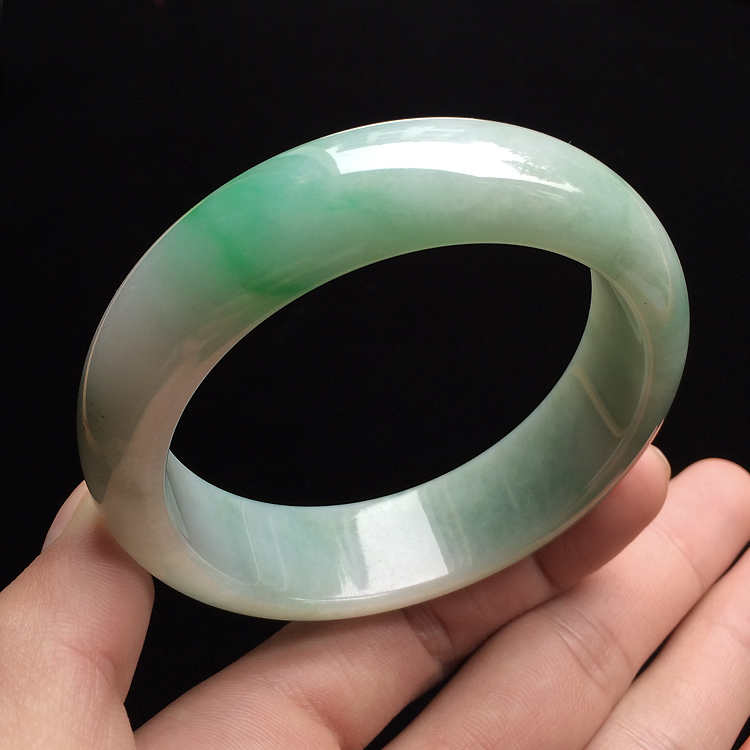 （超值推荐）糯冰种飘翠手镯（55.4mm）