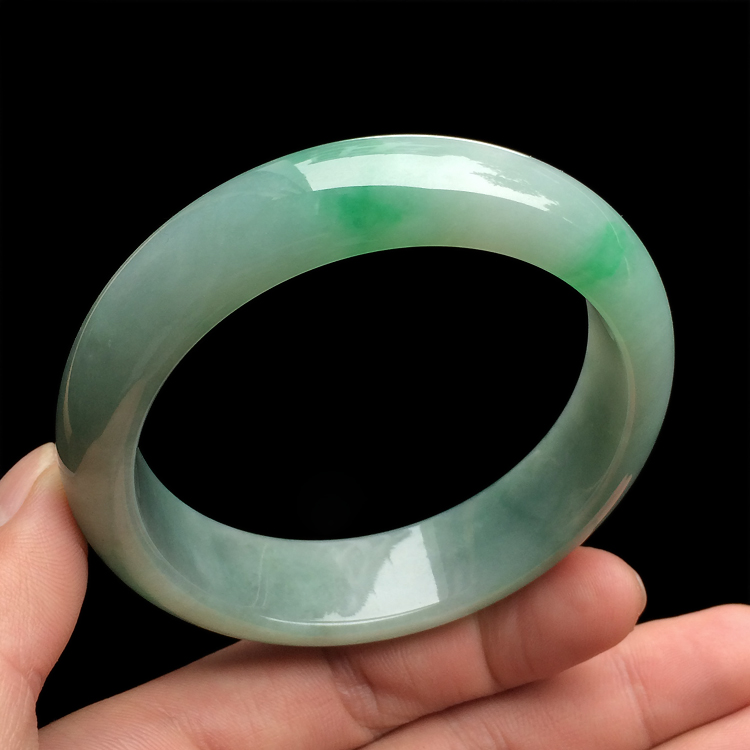 （超值推荐）糯冰种飘翠手镯（55.3mm）