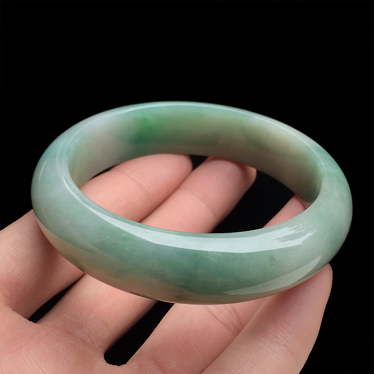 （超值推荐）糯冰种飘翠手镯（55.3mm）