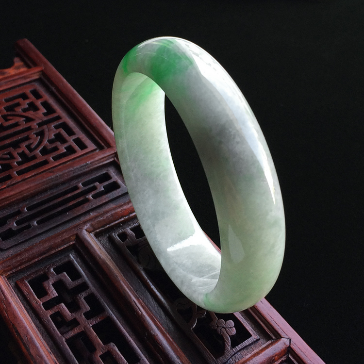 （超值推荐）糯冰种飘翠手镯（55.2mm）