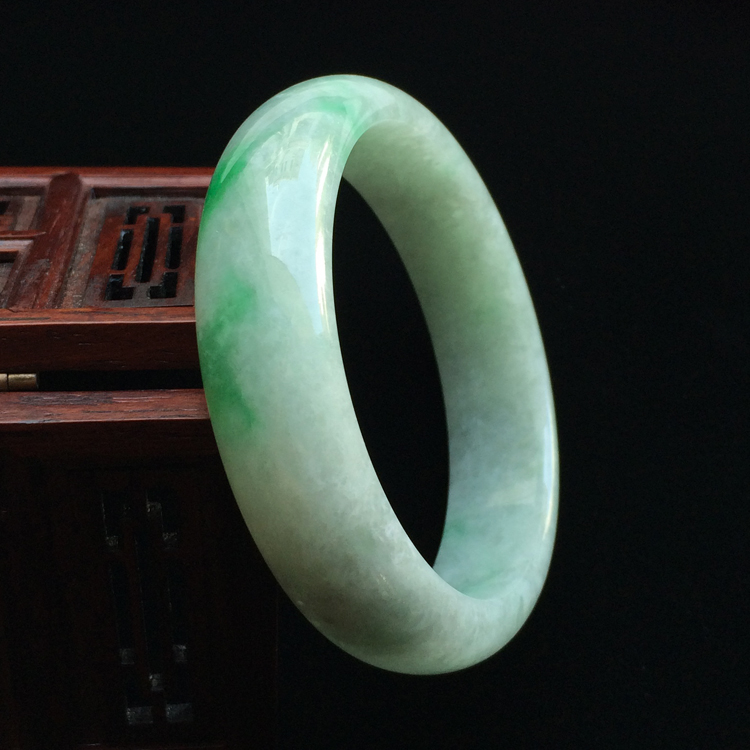 （超值推荐）糯冰种飘翠手镯（55.2mm）