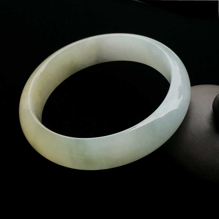 （超值推荐）糯冰种淡黄翡手镯（55.2mm）