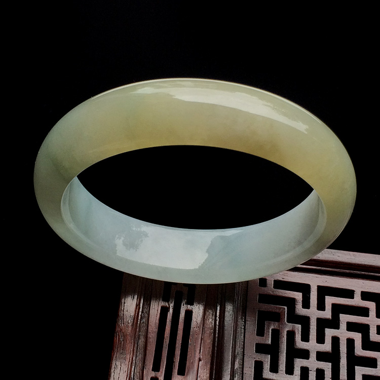 （超值推荐）糯冰种淡黄翡手镯（55.2mm）