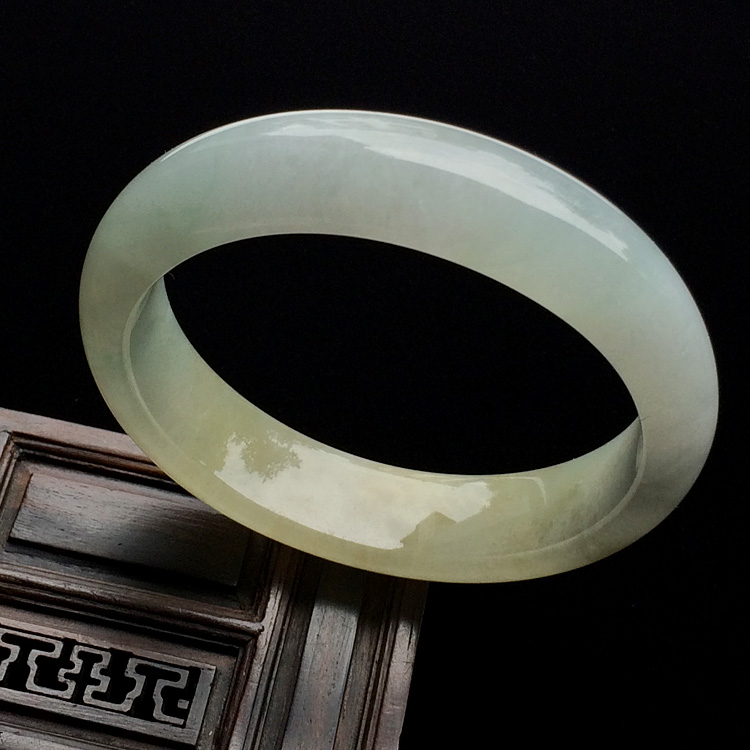 （超值推荐）糯冰种淡黄翡手镯（55.2mm）
