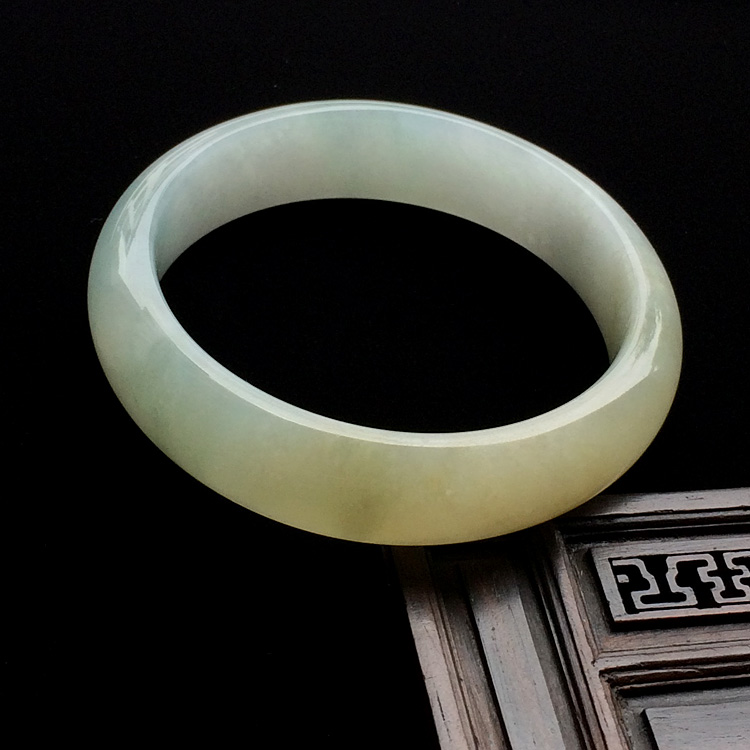 （超值推荐）糯冰种淡黄翡手镯（55.2mm）
