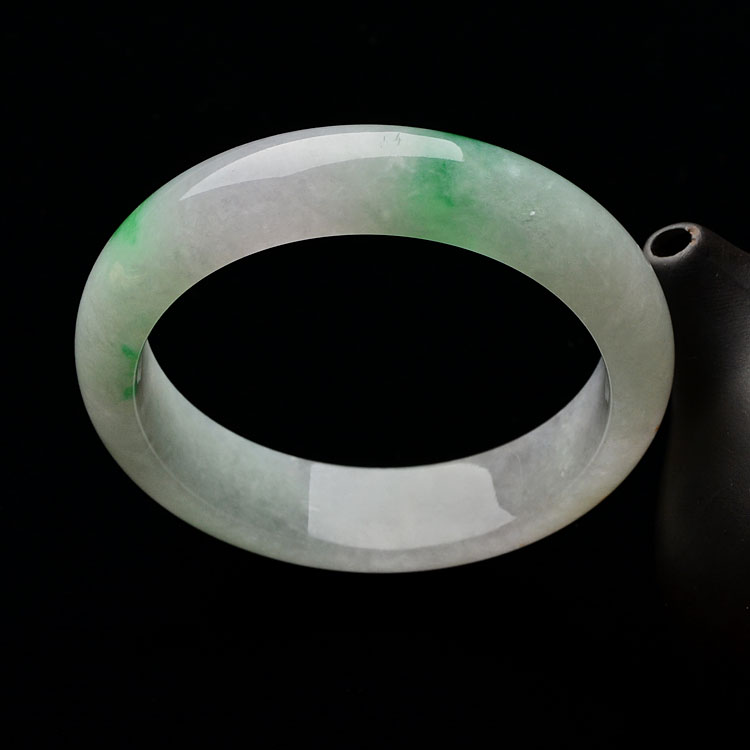 （超值推荐）糯冰种淡春带彩手镯（55.3mm）