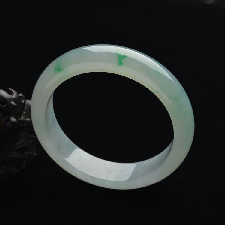 (超值推荐)糯冰种晴水略飘翠手镯(58.2mm)