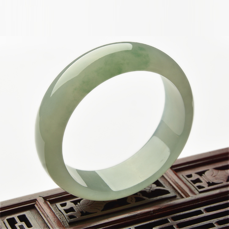 （超值推荐）糯冰种略飘花手镯（56mm）