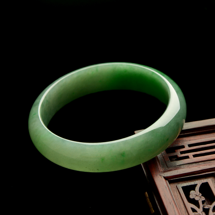 （超值推荐）糯冰种飘翠手镯（57.7mm）