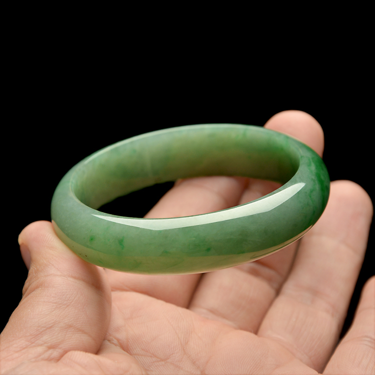 （超值推荐）糯冰种飘翠手镯（57.7mm）
