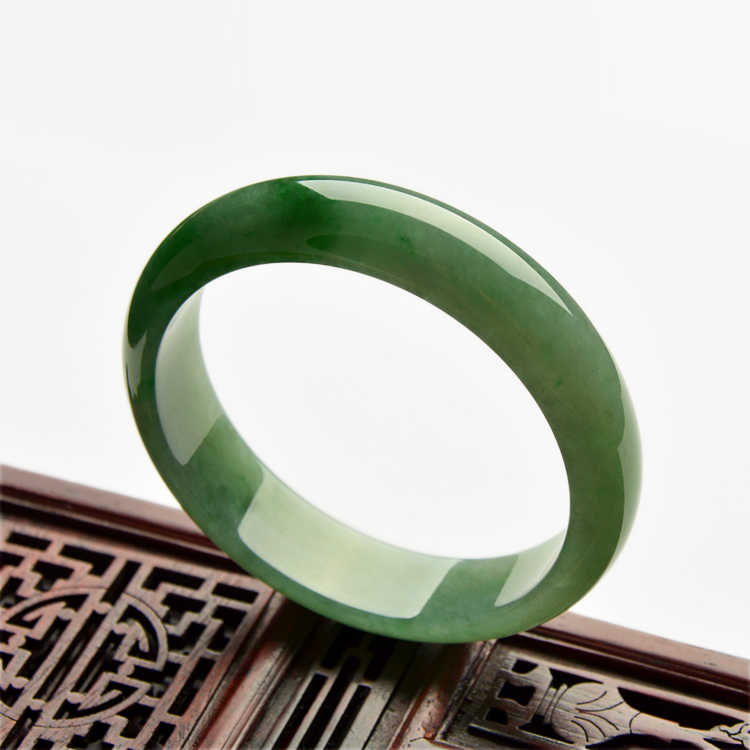 （超值推荐）糯冰种飘翠手镯（57.7mm）