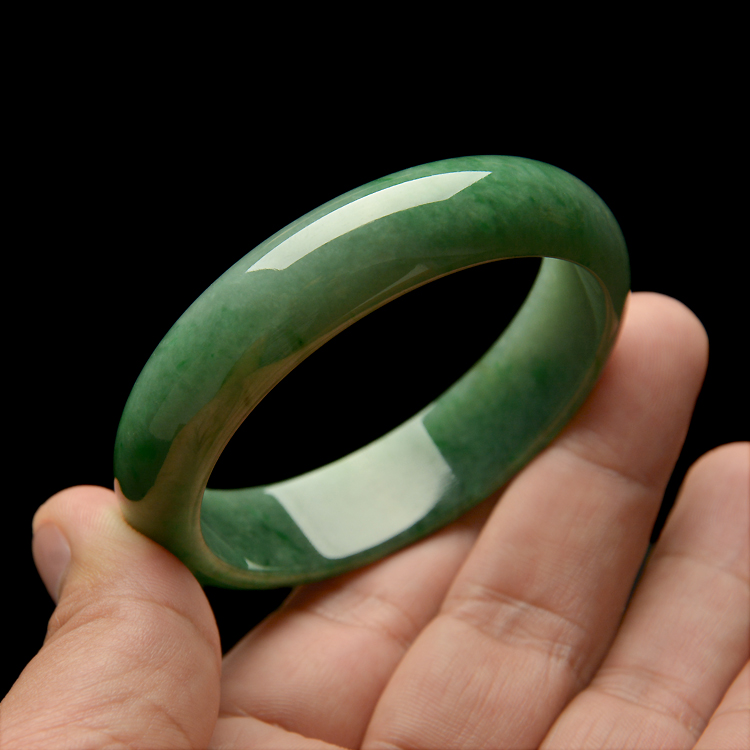 （超值推荐）糯冰种飘翠手镯（55.8mm）