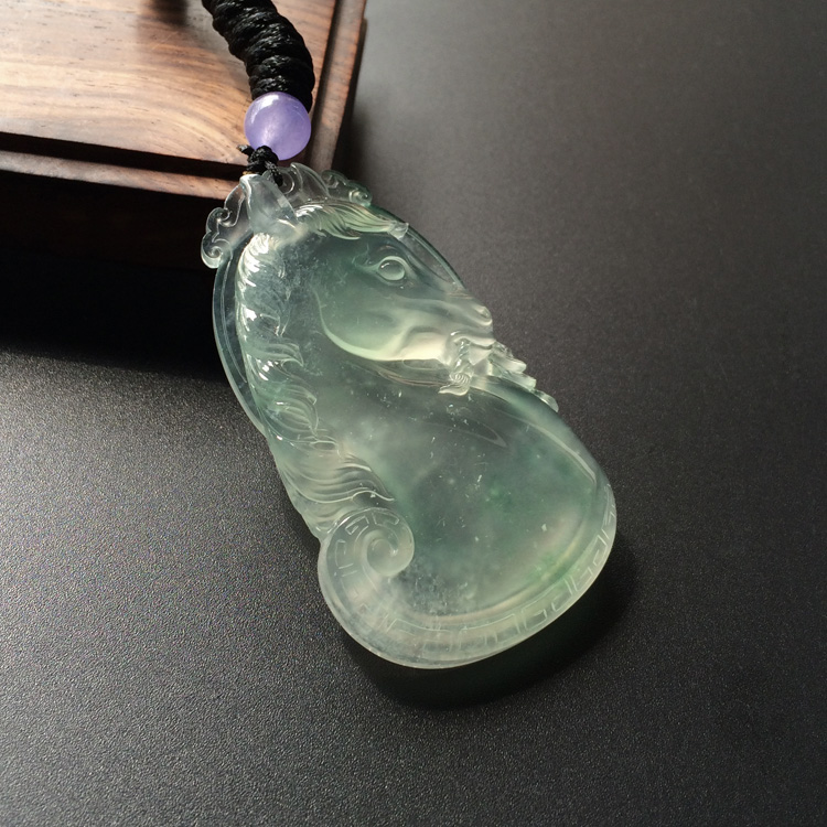(超值推荐)冰玻种飘花生肖马牌挂件