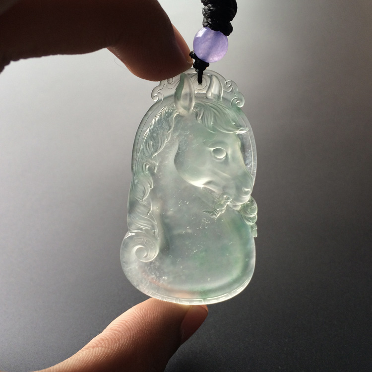 (超值推荐)冰玻种飘花生肖马牌挂件