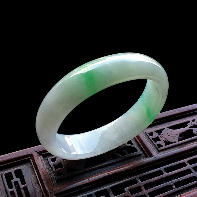 （超值推荐）糯冰种飘翠贵妃镯（57.1mm 49.7mm）