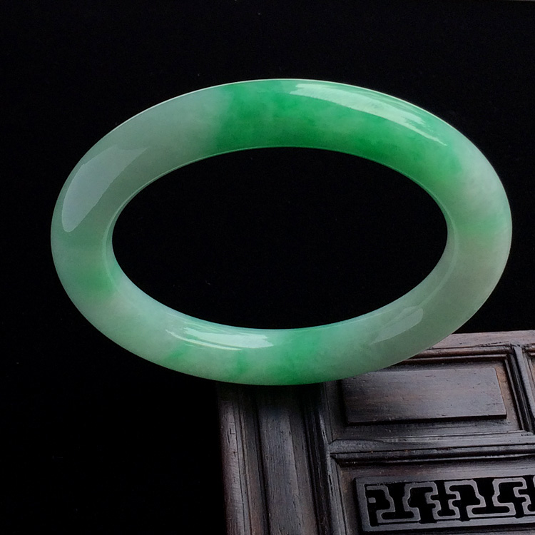 （超值推荐）糯冰种翠色圆条手镯（53.6mm）