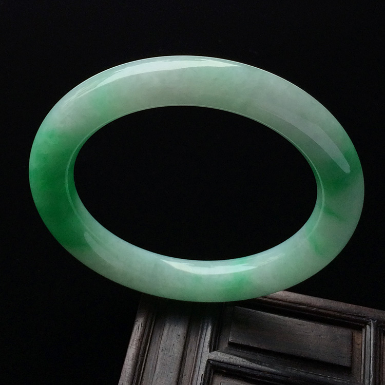 （超值推荐）糯冰种翠色圆条手镯（53.6mm）