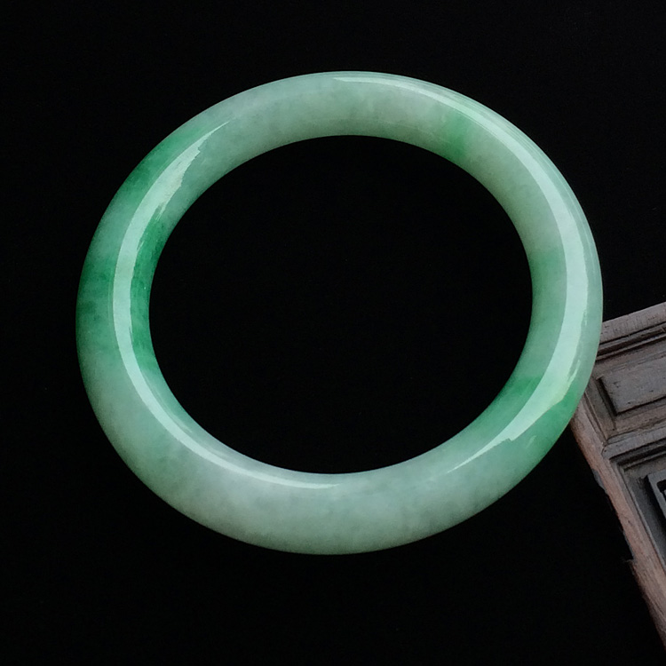 （超值推荐）糯冰种翠色圆条手镯（53.6mm）