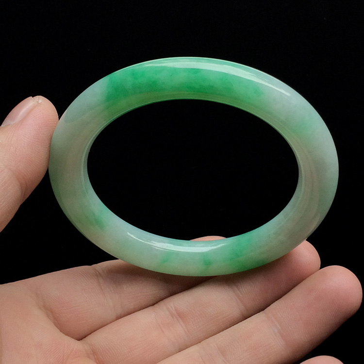 （超值推荐）糯冰种翠色圆条手镯（53.6mm）