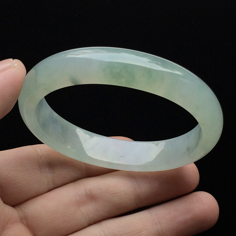 （超值推荐）冰种略飘花贵妃镯（56mm-49.2mm）