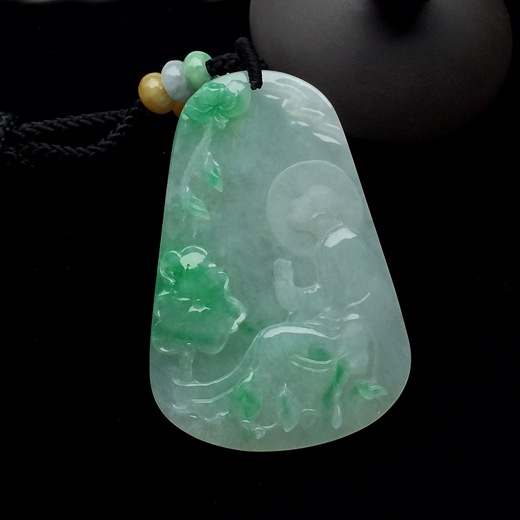 （超值推荐）糯冰种飘翠莲悟挂件