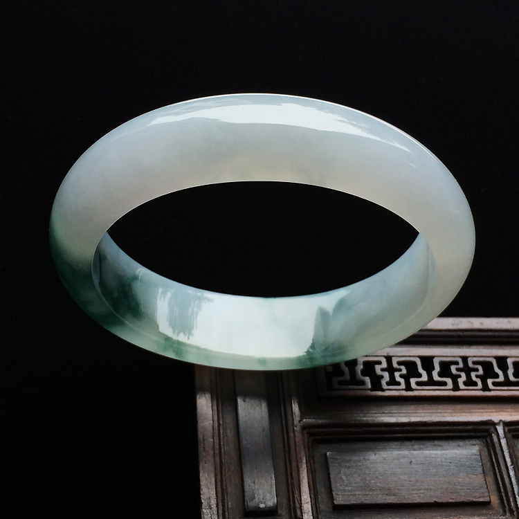 （超值推荐）冰种飘花贵妃镯（53.5mm-46.7mm）