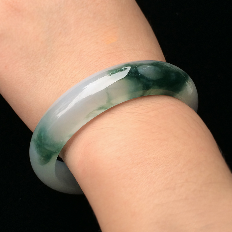 （超值推荐）冰种飘花贵妃镯（53.5mm-46.7mm）